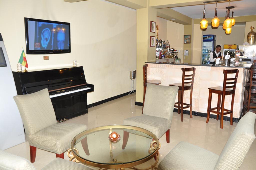Addis Regency Hotel ภายนอก รูปภาพ