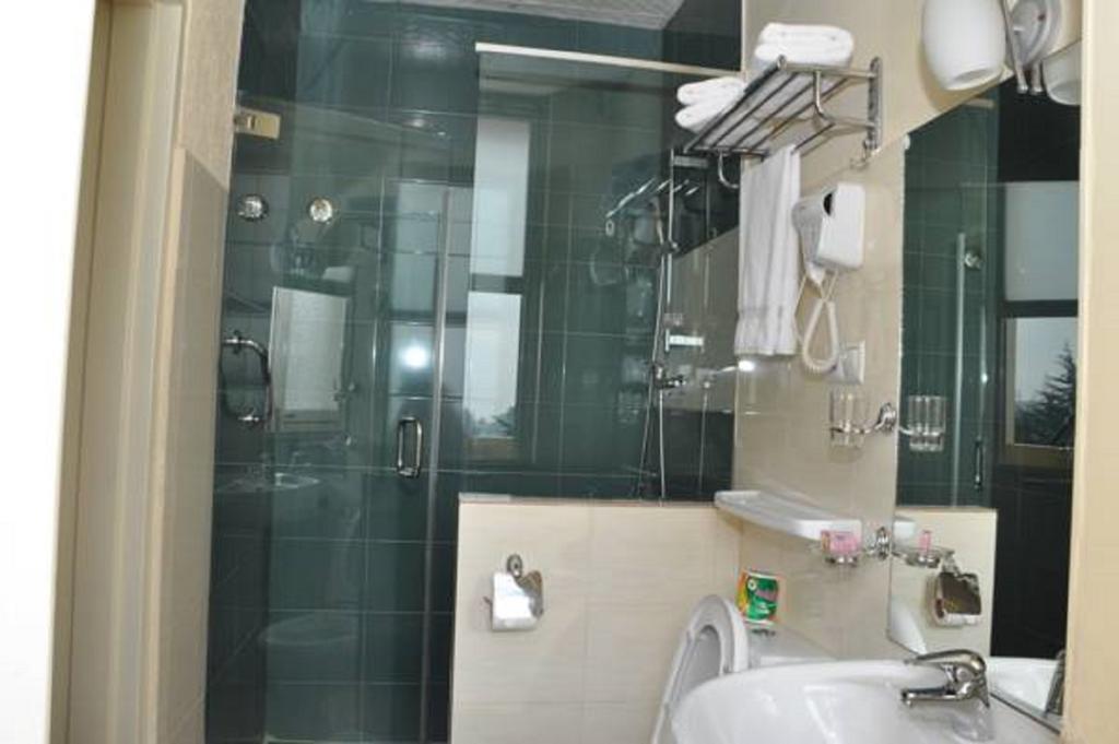 Addis Regency Hotel ภายนอก รูปภาพ